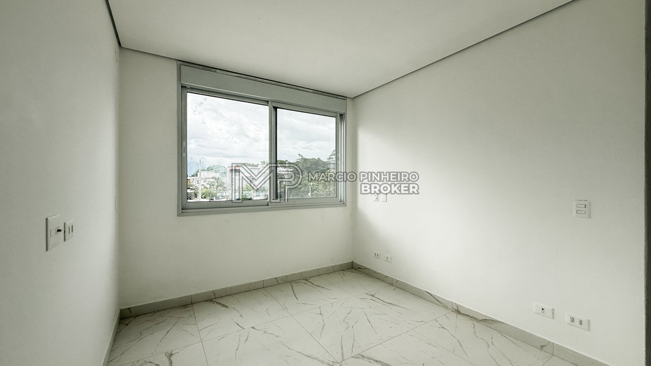 Casa em Condomínio — foto 12 de 33